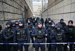 Policja otoczyła budynek TVP. "Jesteśmy nielegalnie przetrzymywani"