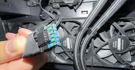 Nie tylko GeForce’y – pokazał spaloną wtyczkę w Radeonie RX 9070 XT