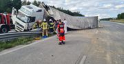 Wypadek na A1. Ciężarówka przygniotła auto na autostradzie