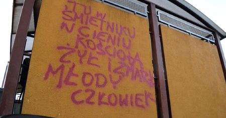 "W cieniu kościoła zmarł młody człowiek". Makabryczna historia z Torunia