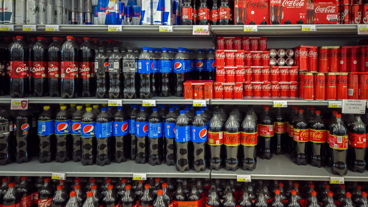Bojkoty i lokalna konkurencja osłabiają Coca-Colę i PepsiCo na rynkach Bliskiego Wschodu