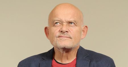 Adam Ferency przed laty miał romans z 30 lat młodszą aktorką. Potem wrócił do żony