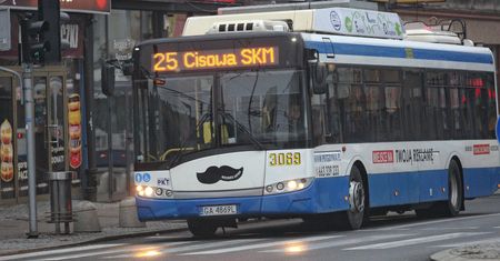 Zatłoczony autobus? Spokojnie, Google cię uprzedzi