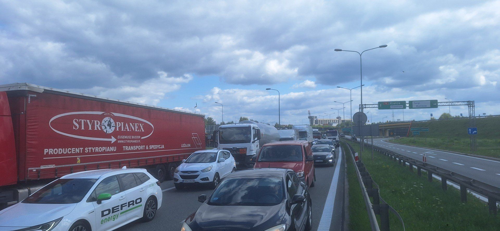 Rozpoczynający się tydzień będzie trudnym czasem na drogach woj. śląskiego.