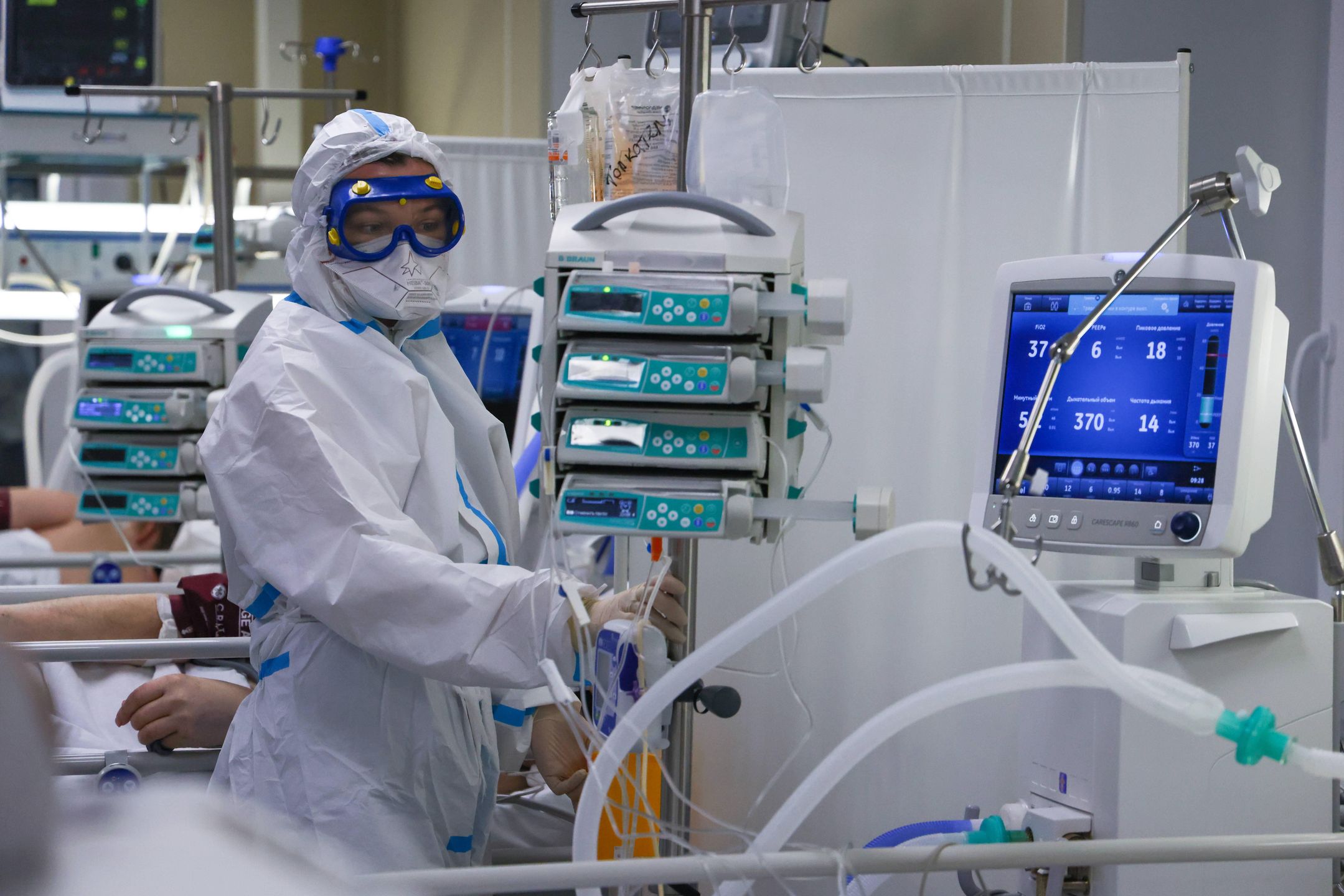 Red zone for COVID-19 patients at St Petersburg's St Luka Clinical HospitalPeter Kovalevhealthcare, medicine, pandemic, medical care, infection, novel coronavirus, disease, COVID-19, red zone, medical facility