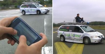Niemcy sterują samochodem za pomocą iPhone’a! [wideo]