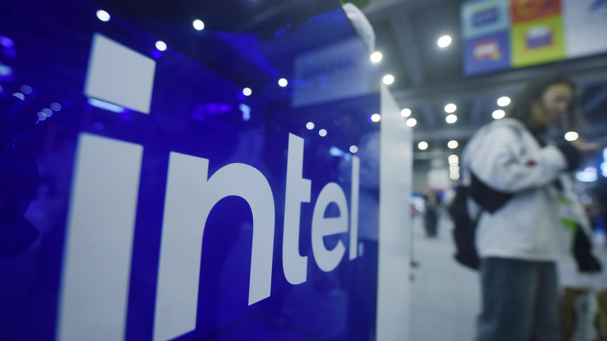 HANGZHOU, CHINA - NOVEMBER 1, 2023 - Visitors visit the booth of Intel at the 2023 Apsara Conference in Hangzhou, East China's Zhejiang province, Nov 1, 2023. (Photo credit should read CFOTO/Future Publishing via Getty Images)