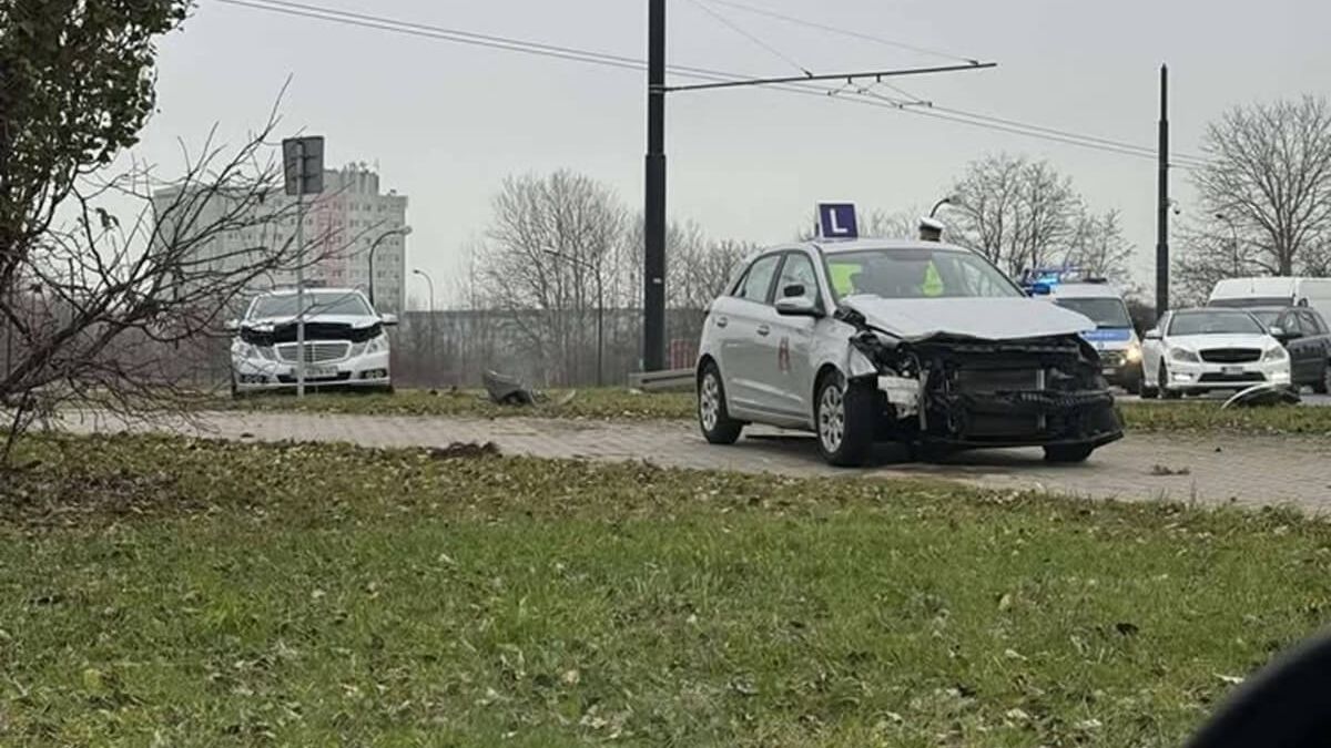 Zderzenie mercedesa z hyundaiem WORD Lublin na ul. Grygowej