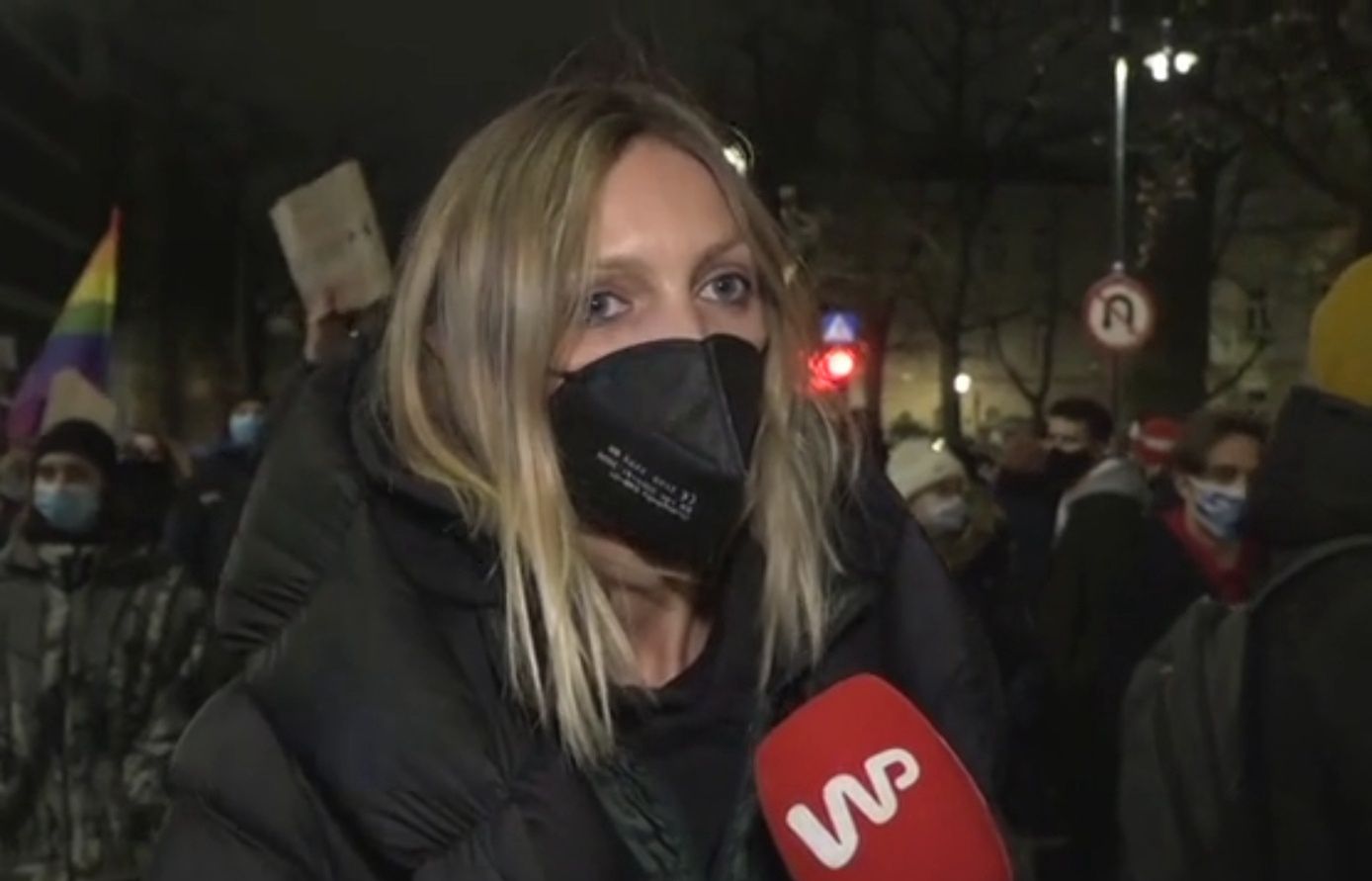 Anja Rubik protestuje na ulicach Warszawy przeciw orzeczeniu Trybunału Konstytucyjnego