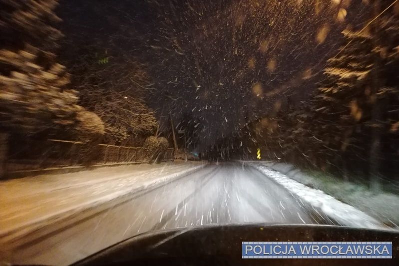 Wrocław. Zima nie daje za wygraną. Fatalne warunki na drogach