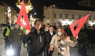 Siostrzeniec premiera protestował w Warszawie. "Liczę na weto Dudy"