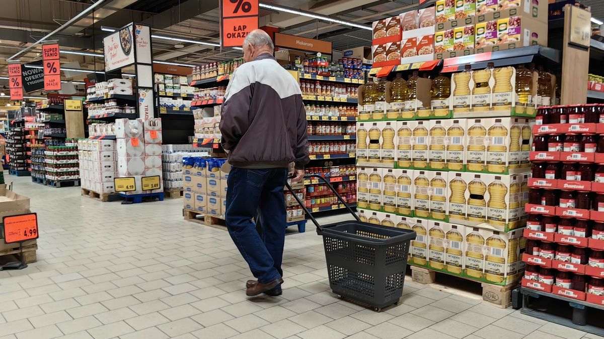 Klienci rzadziej wybierają hipermarkety