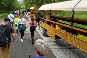 Nawet 20 zł drożej niż rok temu. Mimo to chętnych na kurs do Morskiego Oka nie brakuje