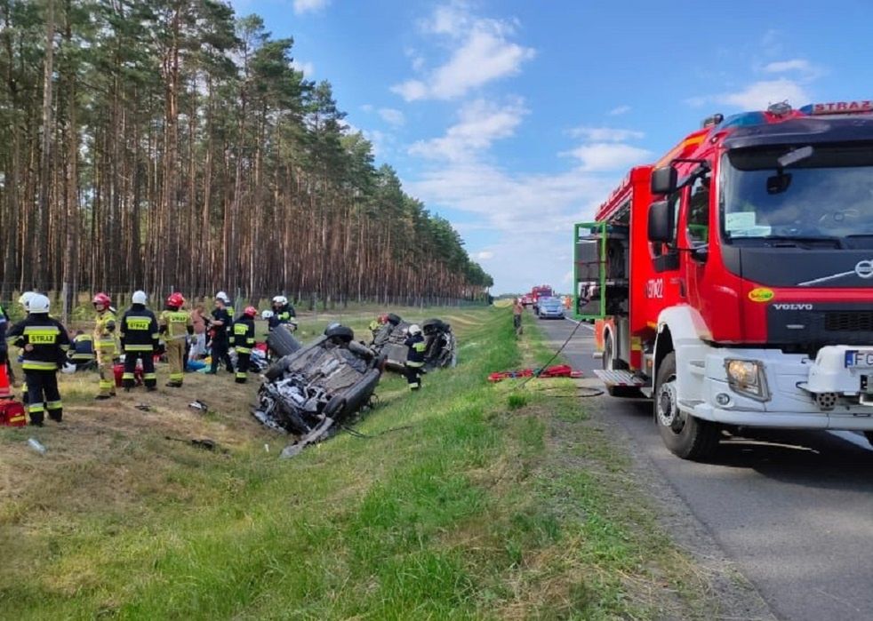 Międzyrzecz. S3 stoi, w akcji dwa śmigłowce LPR 