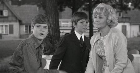 "Podróż za jeden uśmiech" ma już 53 lata. Jak dobrze znasz kultowy serial?