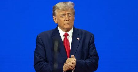 Kolejne problemy Trumpa. Pomagali mu w ukrywaniu tajnych dokumentów?