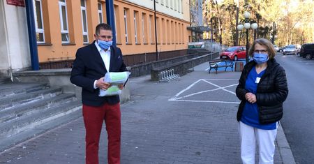 Maseczki dla ostrowieckiego szpitala [Wideo]
