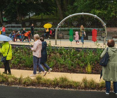 Place zabaw tętnią życiem. "Są mamy, które wiedzą wszystko"