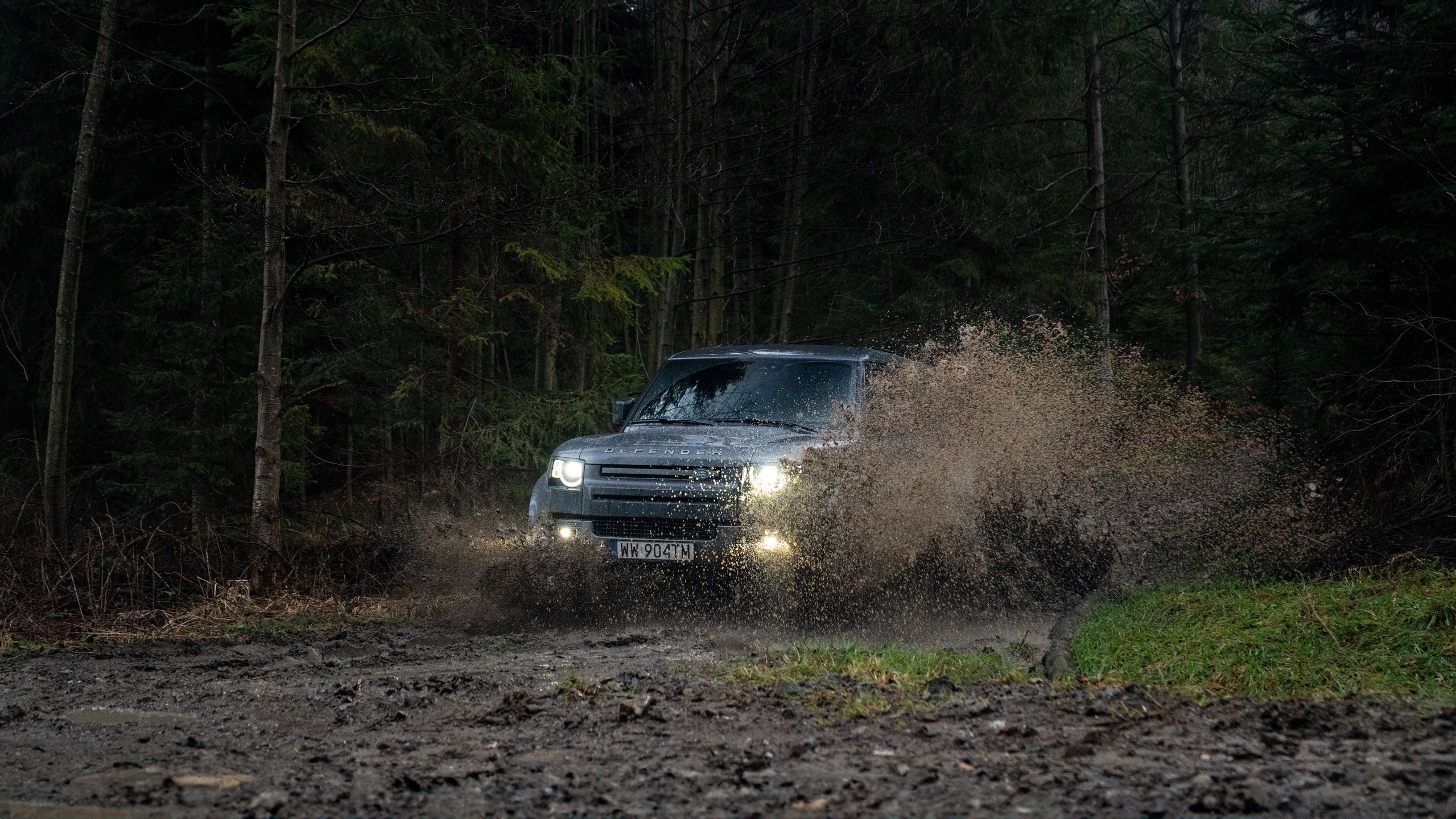 Land Rover Defender 130 Outbound