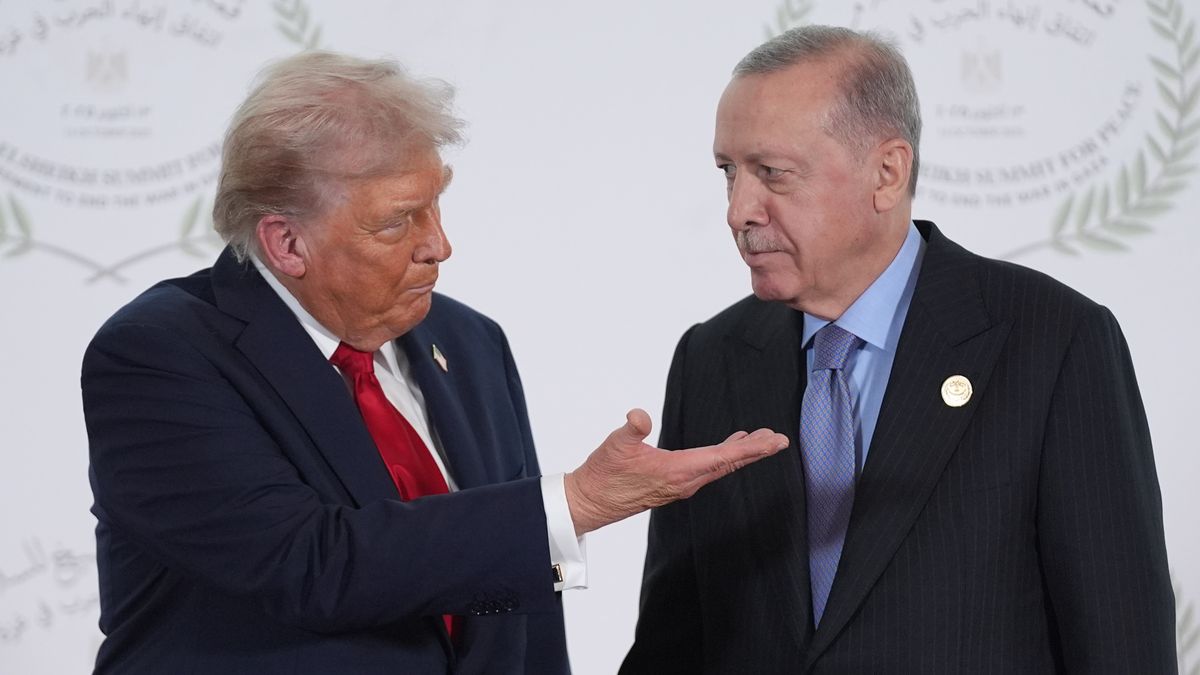 SHARM EL SHEIKH, EGYPT - OCTOBER 13: U.S. President Donald Trump (R) greets Turkey's President Recep Tayyip Erdogan during a summit of European and Middle Eastern leaders on October 13, 2025 in Sharm El Sheikh, Egypt. President Trump is in Egypt to meet with European and Middle Eastern leaders in what’s being billed as an international peace summit, following the start of a US-brokered ceasefire deal to end the war in the Gaza Strip. (Photo by Evan Vucci - Pool/Getty Images)