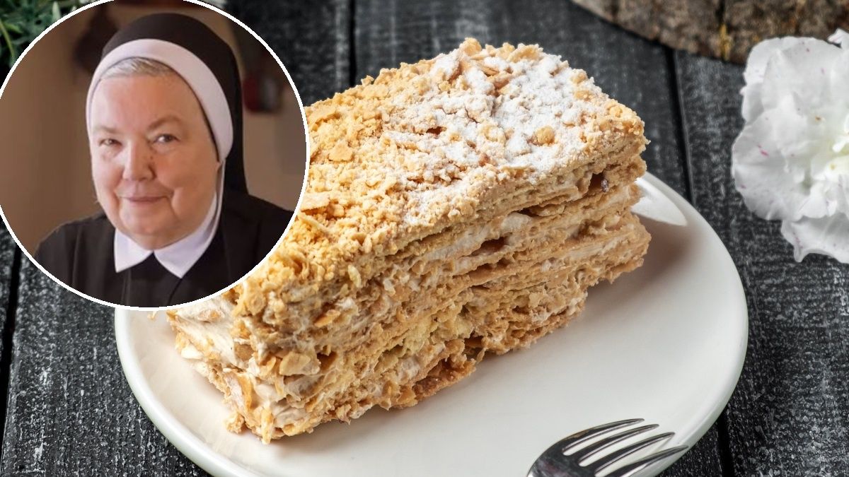 Migdałowiec na białym talerzyku