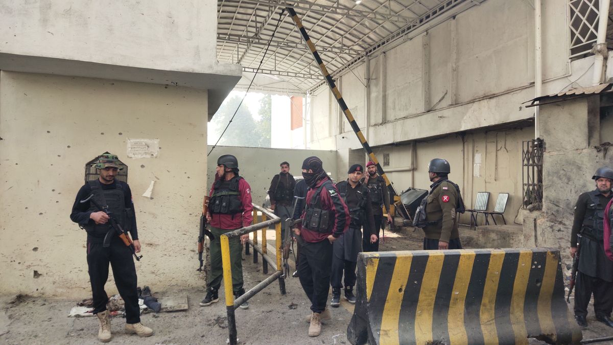 Atak terrorystyczny w Peszawarze