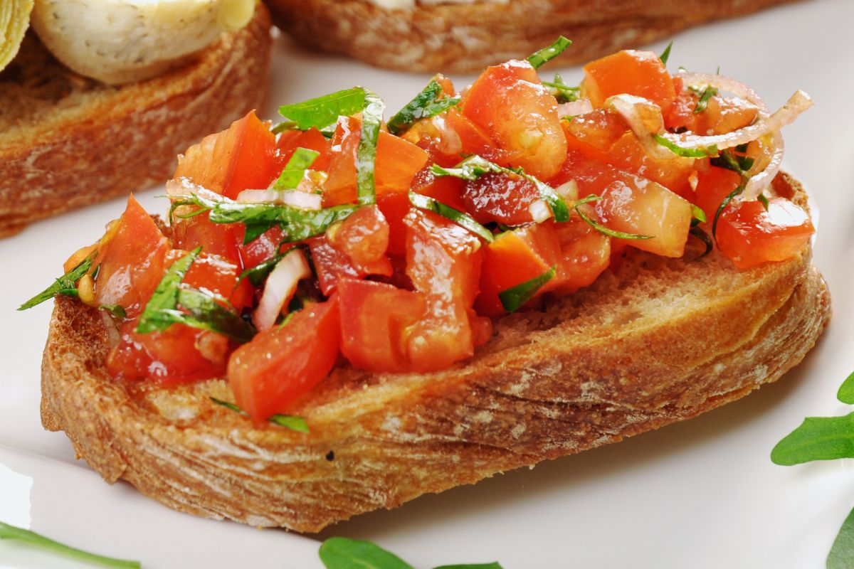 Bruschetta - z łatwością przygotujesz ją w domu