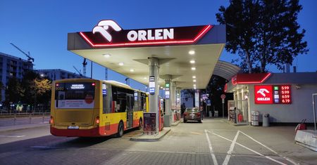 Ceny na Orlenie są nierynkowe. Tyle faktycznie powinno kosztować paliwo