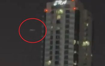 Nagranie z Bahrajnu. Irański dron trafił w wieżowiec