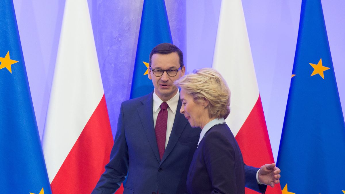 Wizyta Ursuli von dr Leyen w polsceWarszawa, 25.07.2019. Wizyta w Polsce Przewodniczacej Komicji Europejskiej Ursuli von der Leyen; n/z Ursula von der Leyen, Premier Mateusz Morawiecki.,Image: 466024625, License: Rights-managed, Restrictions: , Model Release: no, Credit line: Tomasz Hamrat / Gazeta Polska / ForumTomasz Hamrat / Gazeta Polska / Forumpolityka, wizyta, szefowa, przewodniczaca, Komisja, Europejska, Premier, rzad, von der Leyen, von, der, Leyen, Morawiecki, unia, europejska, EU, category_code_pol, category_code_dip