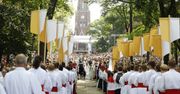 Piekary Śląskie: Pielgrzymka 17 sierpnia. Ważne informacje dla mieszkańców i kierowców. Sprawdź, gdzie zaparkować i jak ominąć korki
