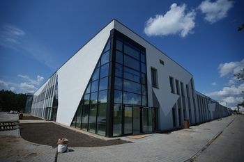 Toruń: Szkoła podstawowa na osiedlu Jar prawie gotowa. Mamy zdjęcia z wnętrza budynku