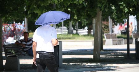 Piekielny żar leje się z nieba w Kosowie. Wprowadzono ograniczenia