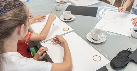 Twórcze zabawy plastyczne. Warsztaty dla dzieci w Galerii Labirynt