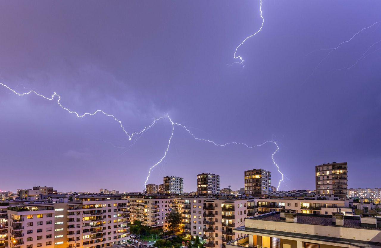 Pogoda na środę. IMGW alarmuje: burze nie odpuszczą 