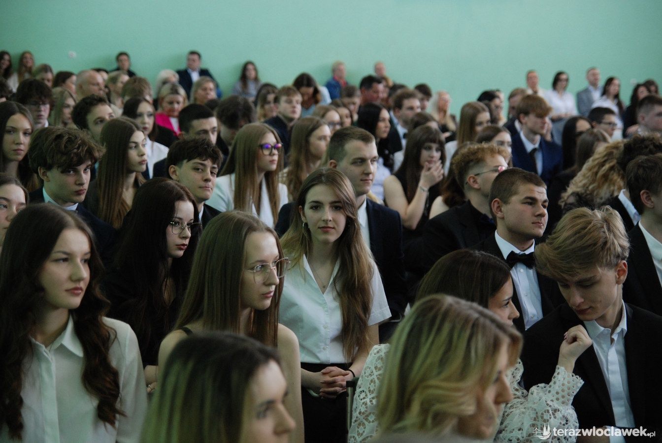 zakończenie roku maturzystów w I LO im. Ziemi Kujawskiej