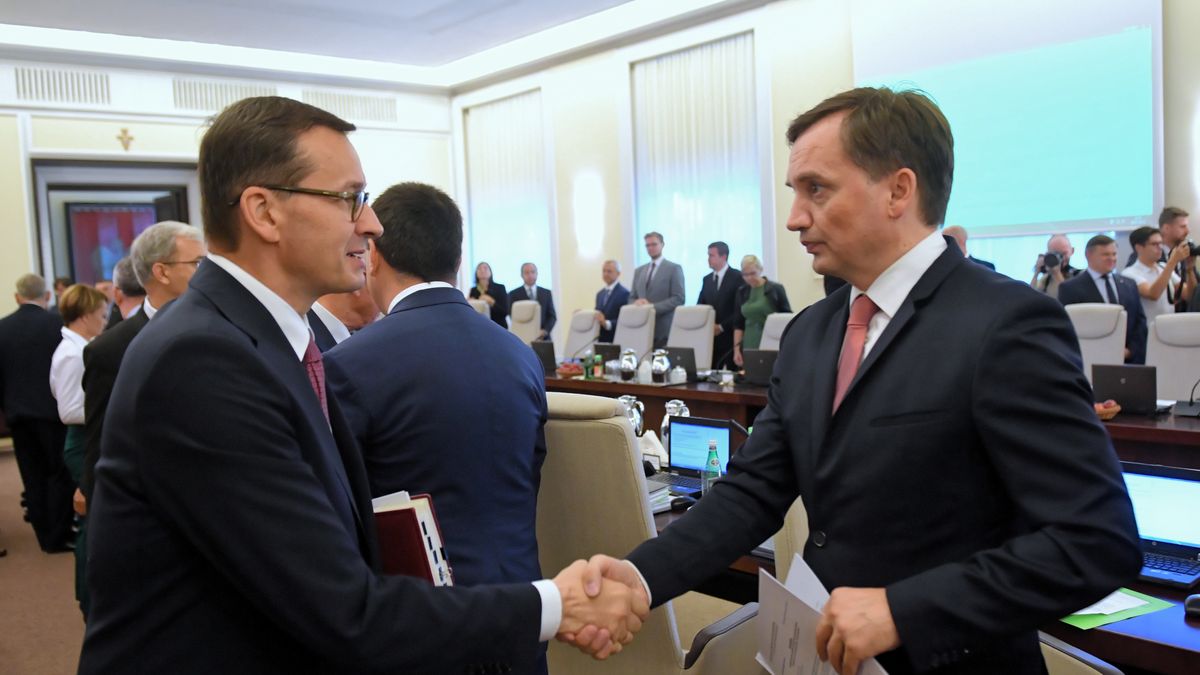 Taki widok to już rzadkość. Coraz bardziej widoczna jest różnica zdań pomiędzy Mateuszem Morawieckim a Zbigniewem Ziobro