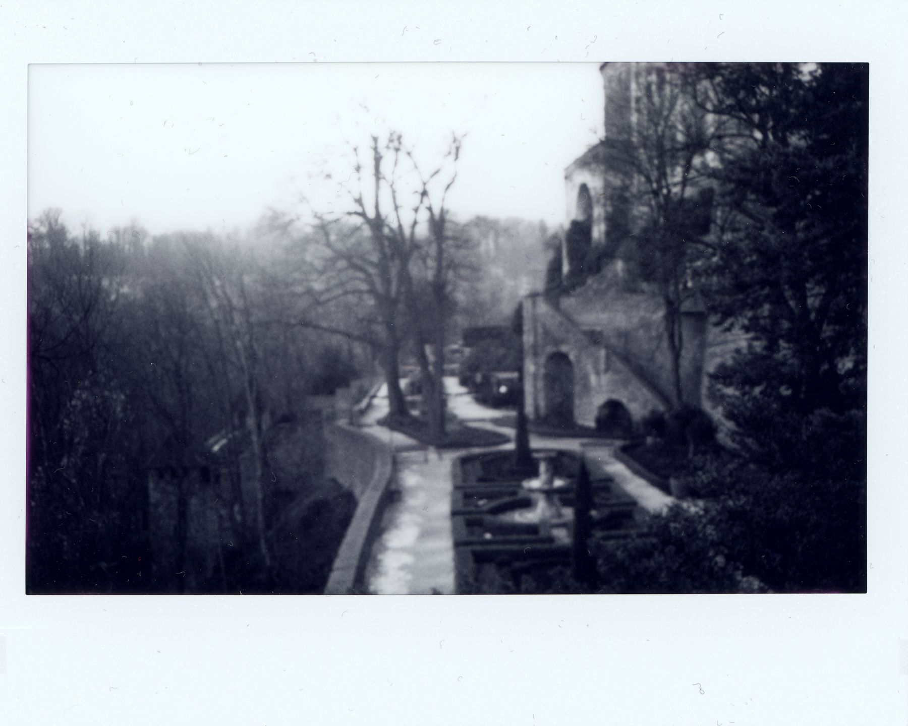 Fujifilm instax wide Monochrome – natychmiastowa czarnobiel w większym formacie 13