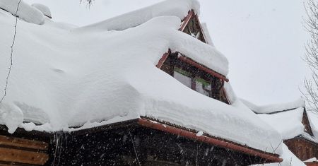 Zakopane. Pijany turysta utknął na dachu
