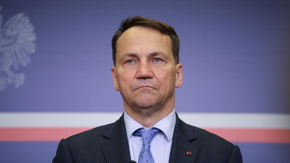 Rados�aw Sikorski
Warszawa, 28.05.2024. Minister spraw zagranicznych RP Rados�aw Sikorski podczas konferencji prasowej po spotkaniu ze specjalnym wys�annikiem Unii Europejskiej ds. sankcji Davidem O' Sullivanem, 28 bm. w Ministerstwie Spraw Zagranicznych w Warszawie. (mr) PAP/Albert Zawada
Albert Zawada
dyplomacja, gest, konferencja prasowa, minister, ministerstwo, MSZ, polityk polityka, polityka, polityka zagraniczna, spraw zagranicznych, konferencja konferencji, Ludzie, portret