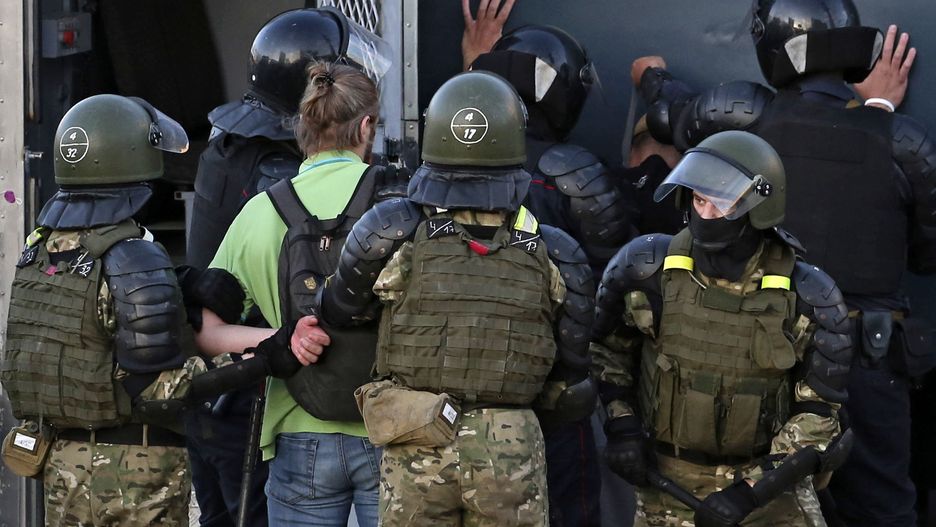 Białoruś. Nie żyje 25-latek zatrzymany podczas protestów (Photo by Natalia Fedosenko\TASS via Getty Images)