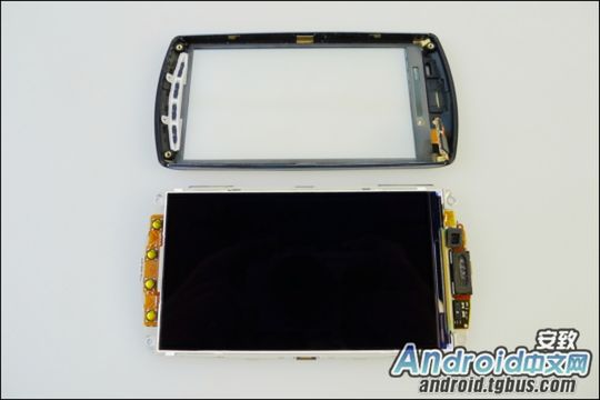 Sony Ericsson Xperia Play rozebrany na części pierwsze [galeria] 14