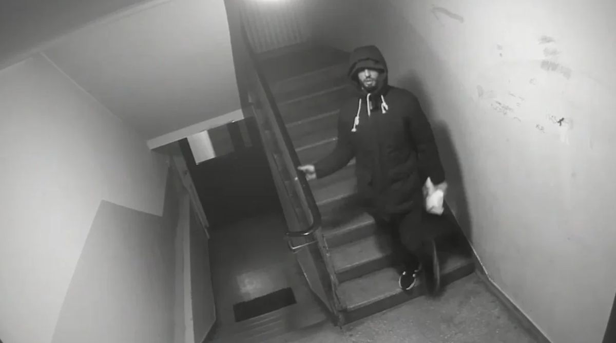 Oszust podszywający się pod policjanta okradł dwie kobiety.