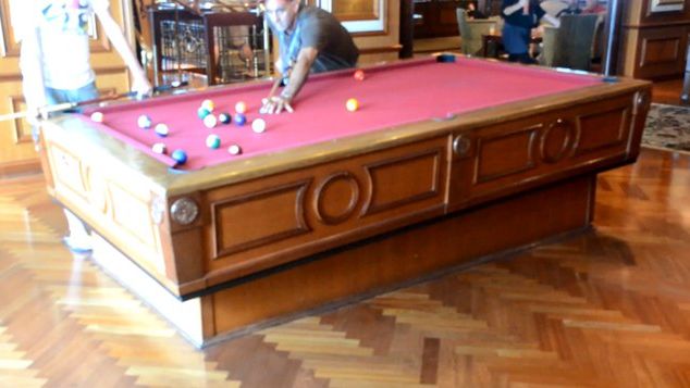 Niesamowity stół bilardowy z żyroskopami [wideo] 1