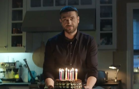 Życzenia urodzinowe Marcina Dorocińskiego reklamują ubezpieczenie na życie i zdrowie w PZU (wideo)