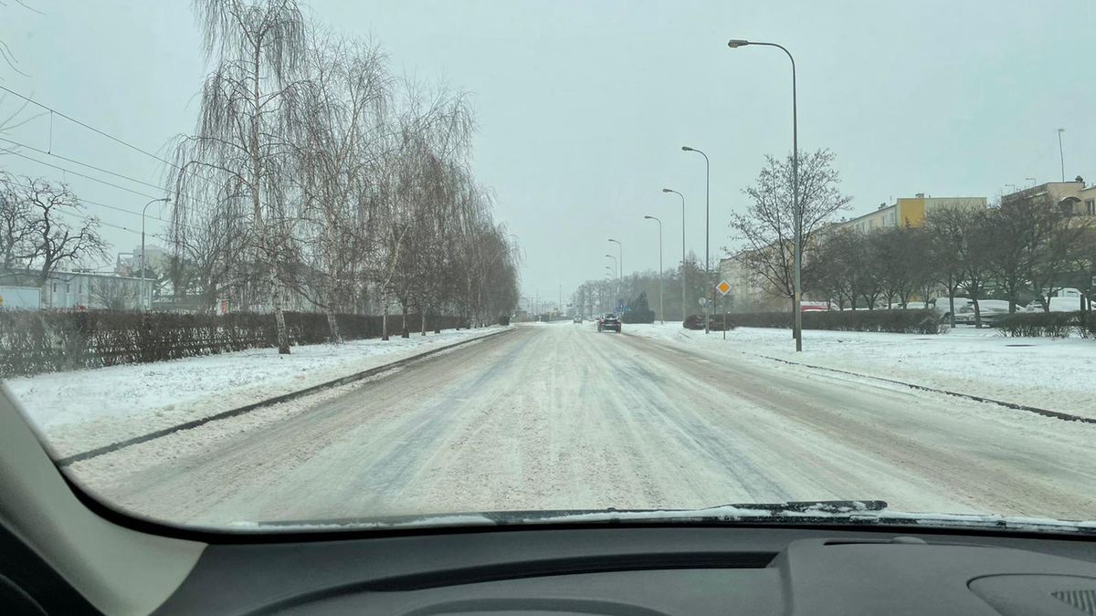 zima odśnieżanie drogi droga