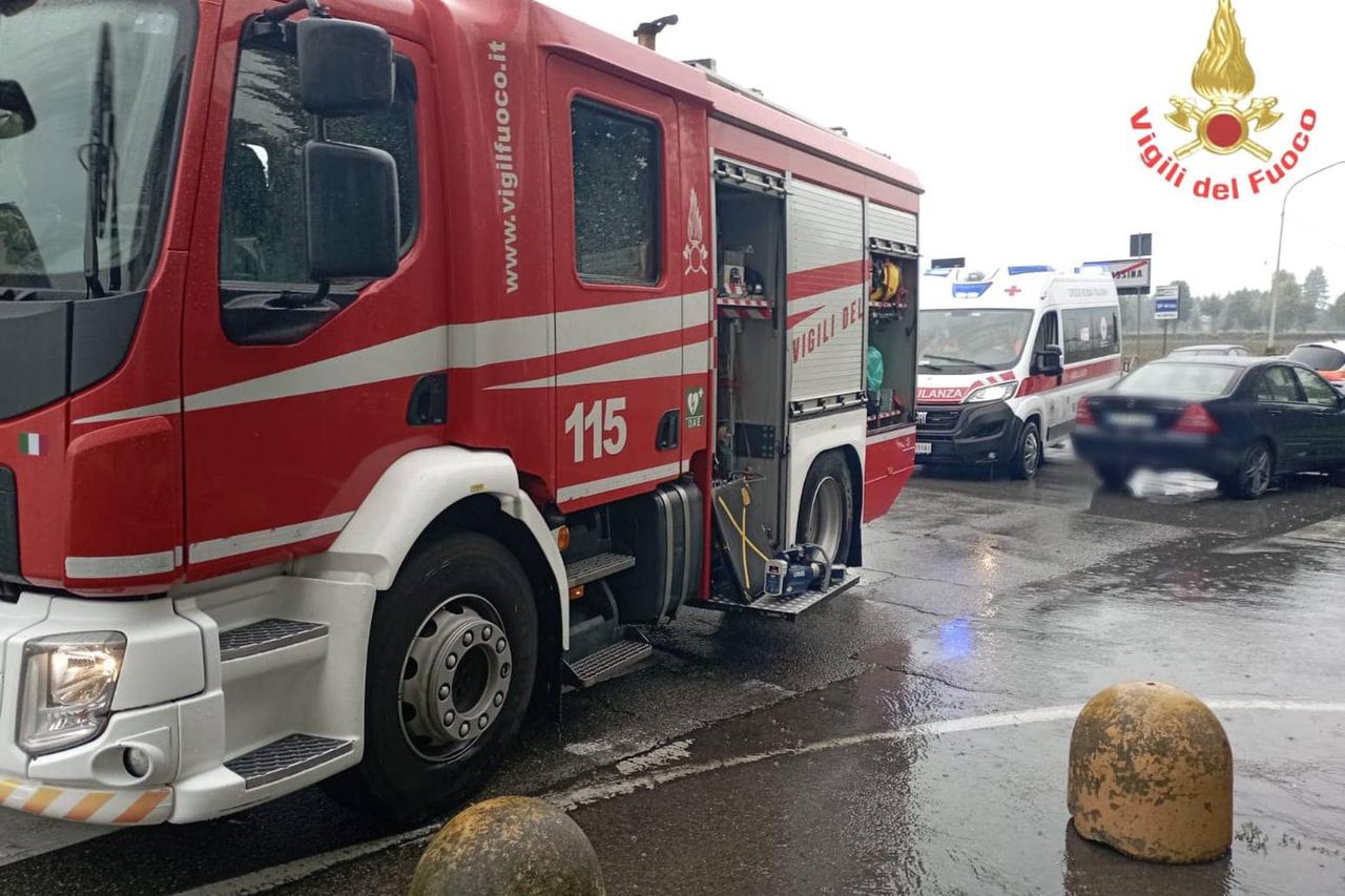 An Italian firefighter has died.