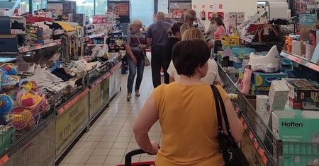 Biedronka przygotowana na tłumy klientów przed długim weekendem. Oto zmiany