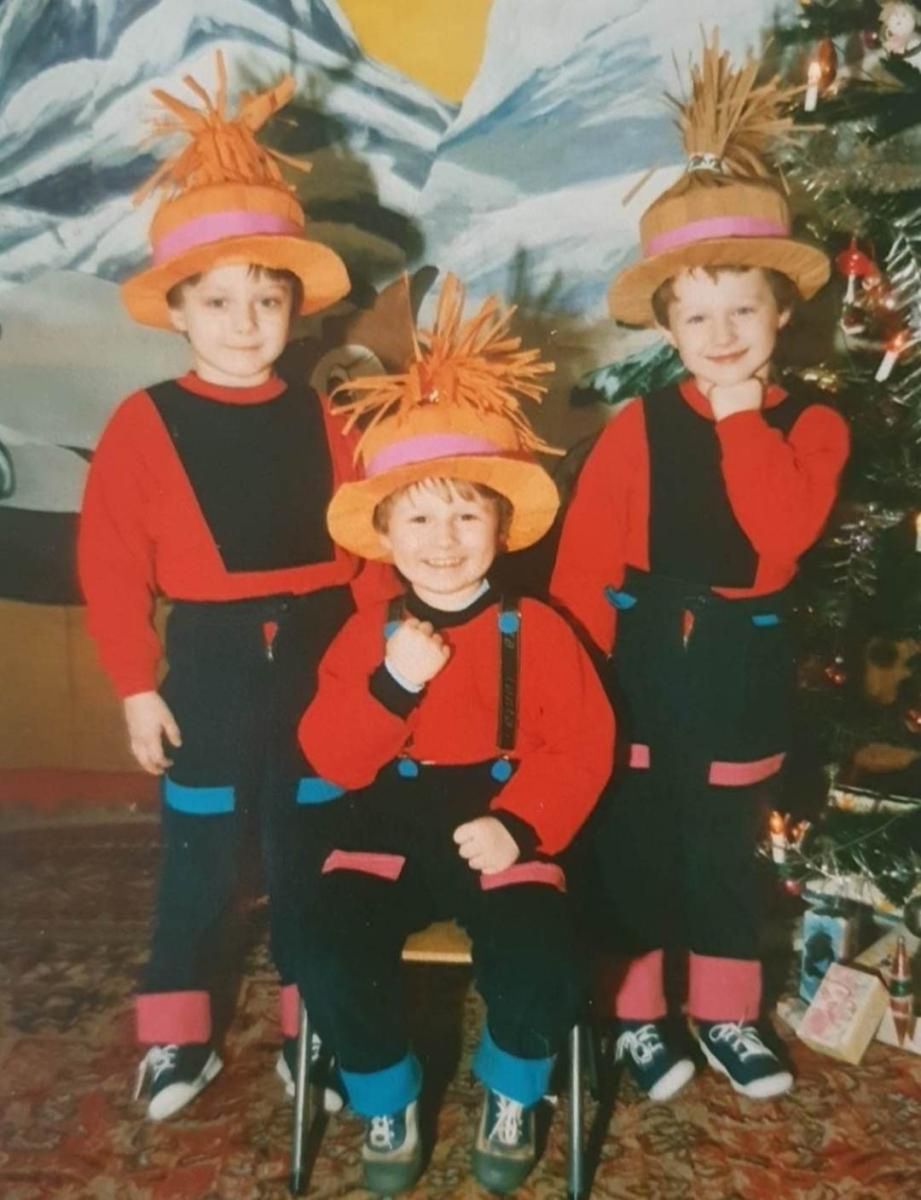 Synowie pani Iwony urodzili się rok po roku