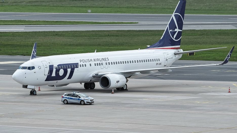 Zatrzymanie samolotu LOT w Sankt Petersburgu. Jest stanowisko ULC